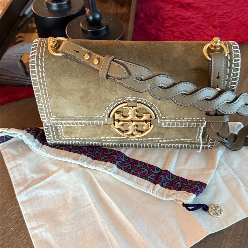 Tory Burch Olive Crossbody Bag with Gold Details - Picture 2 of 4